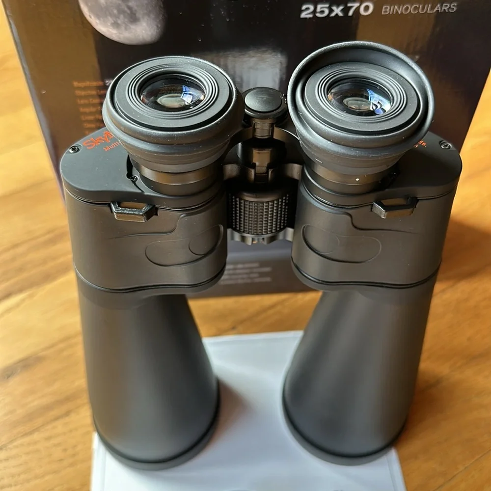 Celesteon Skymaster binoculars 25x70 with tripod